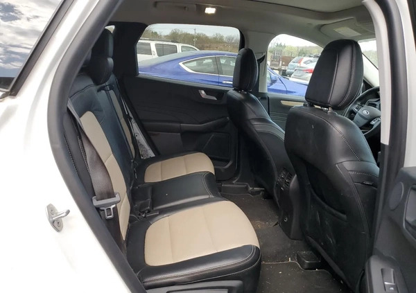 Ford Escape cena 55000 przebieg: 80200, rok produkcji 2020 z Rypin małe 56